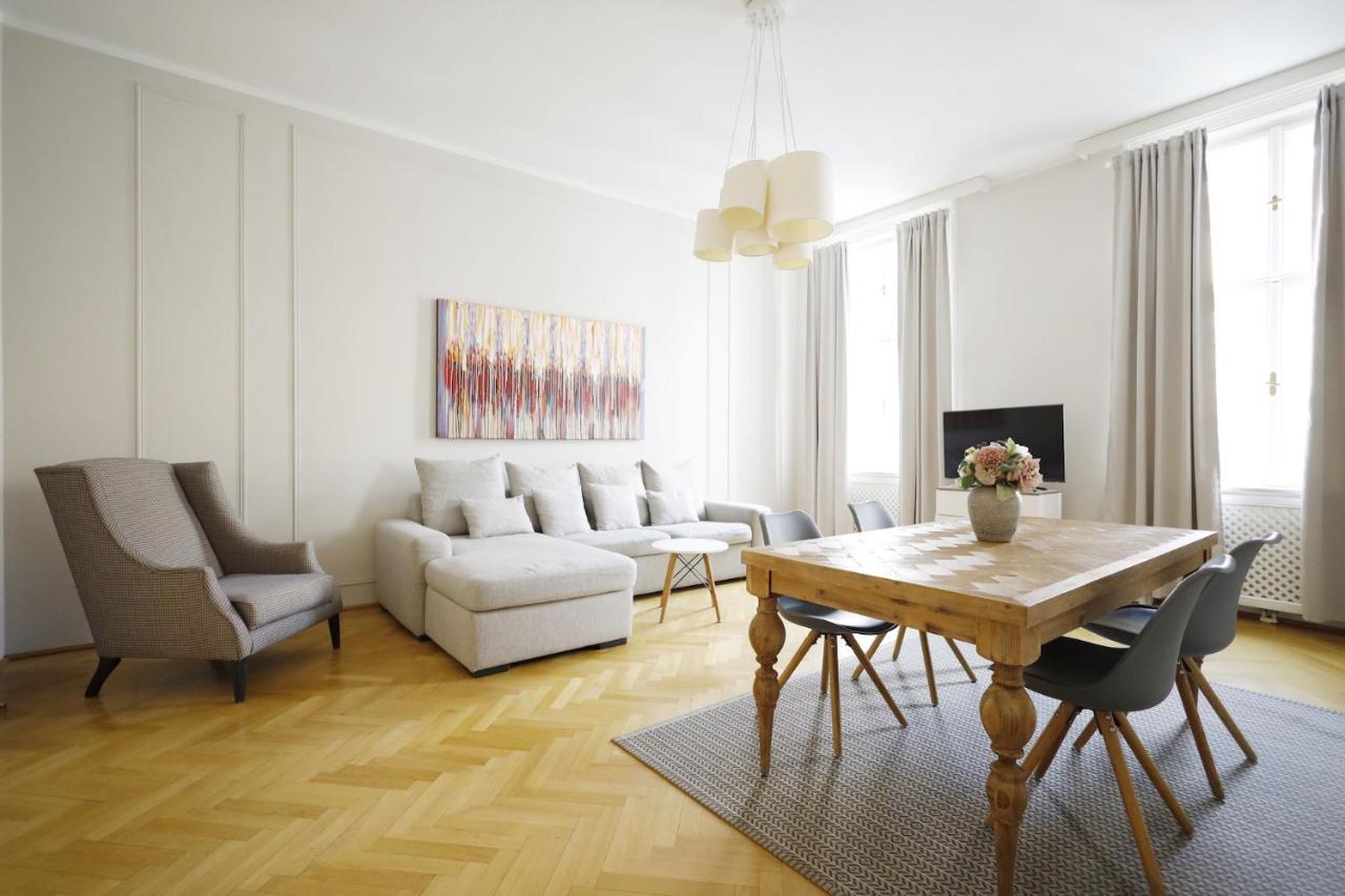 Heymi Apartments Karlsplatz Wina Bagian luar foto