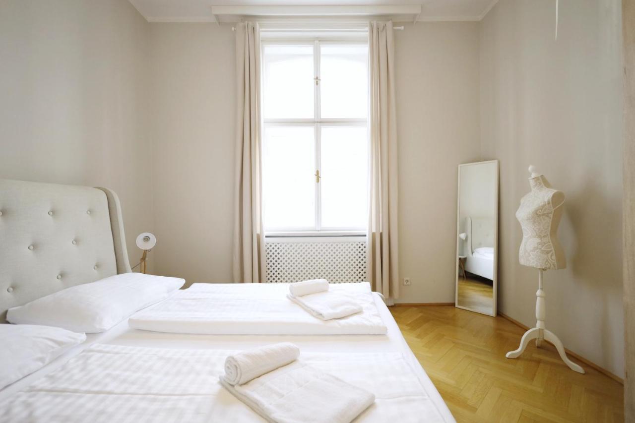 Heymi Apartments Karlsplatz Wina Bagian luar foto
