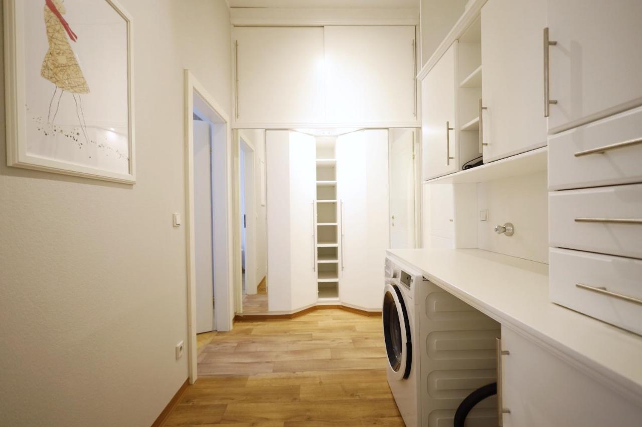Heymi Apartments Karlsplatz Wina Bagian luar foto